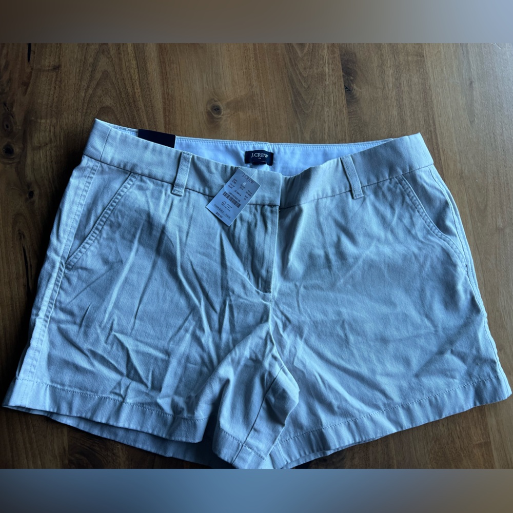 Women’s JCrew khaki shorts